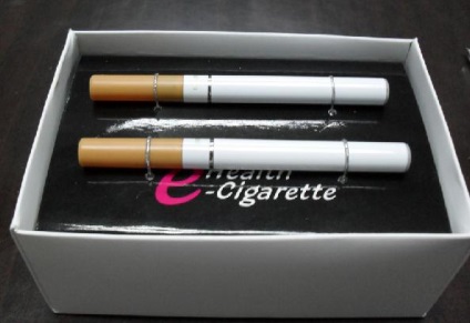 Piros dohányzó folyadék elektronikus cigarettákhoz