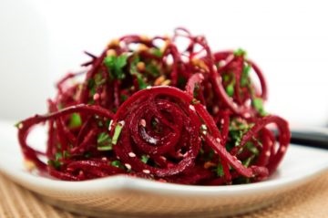 Salate din rețetele proaspete de sfeclă - o selecție de feluri de mâncare sănătoase