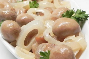 Salată cu ciuperci conservate - rețete delicioase și simple, site de ciuperci