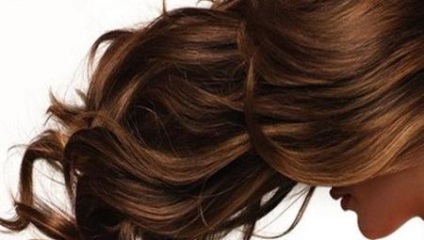 Solul pentru păr este un element esențial al firelor strălucitoare și sănătoase