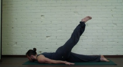 Shalabhasana (păpușă), yoga, slavyoga