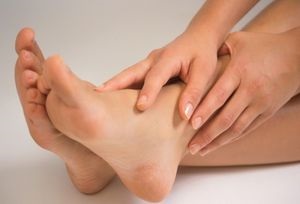 Scalp și mâncărime pe pielea picioarelor - motive pentru cum să vindece picioarele