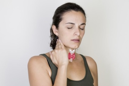 Simptomele tiroidiene ale bolii la femei