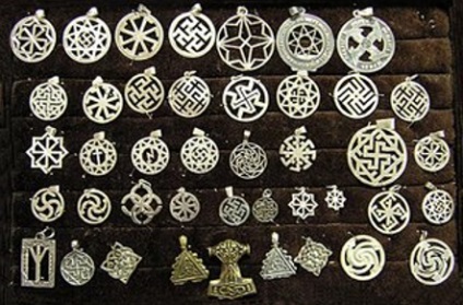 Ezüst szláv ezüst amulettek