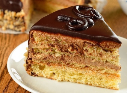 Tortul cu smântână și smântâna sunt rețete excelente de alegere, deserturi și produse de patiserie
