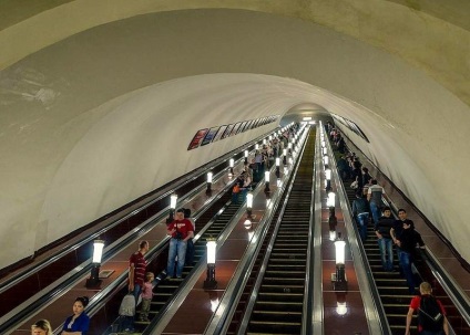 Interpretarea visului a ceea ce visează metroul, într-un tren de vis în metrou, descriere