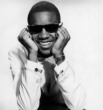 Stevie Wonder - biografie, fotografie, viata personala a genului orb de cantaret!