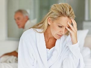 Szárazság az intim zónában a menopauza kezelésével és a tünetek visszavonásával