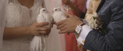Porumbei de nuntă la sărbătoare - predictorii viitoarei vieți de familie