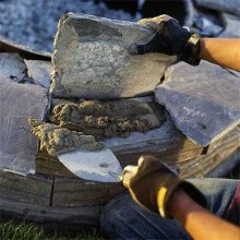 Вуличний вогнище на дачі, це і вогнище, і барбекю і мангал, вчимося робити все самі своїми руками