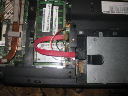 Instalarea unei a doua unități de hard disk în notebook