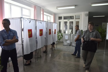 Alegerile în Crimeea pentru alegătorii secțiilor de votare au trecut de familii de dragul viitoarei peninsule, Crimeea