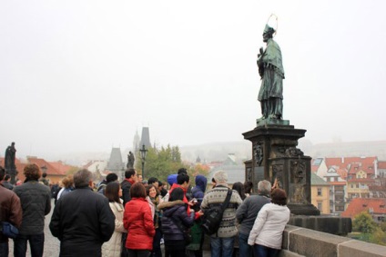 Jan Nepomuk - o poveste tristă a unui sfânt ceh - priviți la Praga!