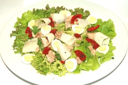 Salata de ficat salba verde cu rosii uscate si parmezan - retete