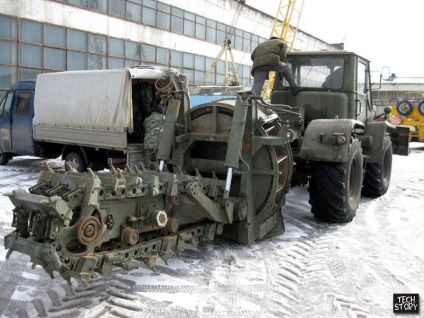 A Szovjetunió hadműveleti csapatait folyamatosan működő földmunkagépek - katonai felülvizsgálat