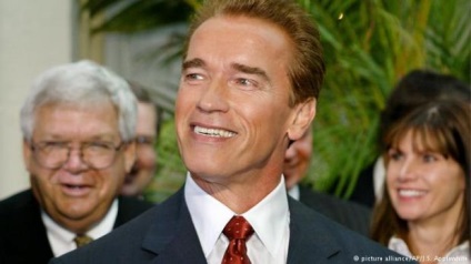 Arnold Schwarzenegger sărbătorește astăzi cea de-a șaptesprezecea aniversare - afacerea show