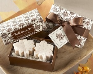 Bonbonniere-bomboane de ciocolată pentru o nuntă cu mâinile lor