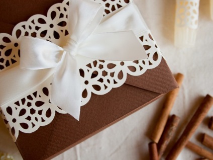 Bonbonniere-bomboane de ciocolată pentru o nuntă cu mâinile lor