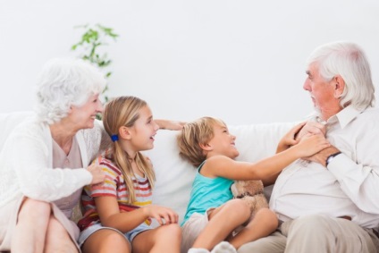 Mit taníthatnak a nagyszülők?