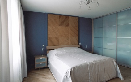 A kis hálószobák kialakításának képe egy példát mutat be a hálószobában