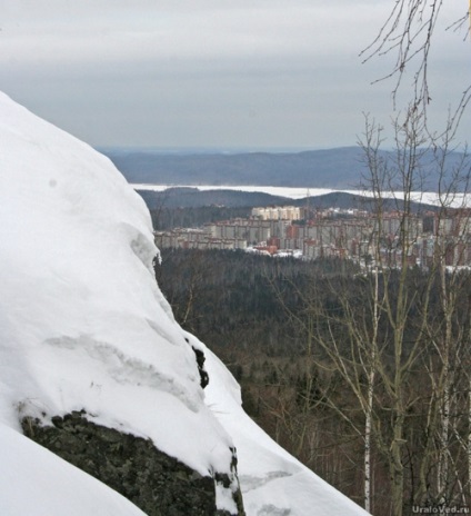 Piatra agățată de munte și a mea Alexandrovsky