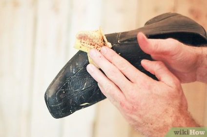 Cum sa polonezi pantofii cu o banana