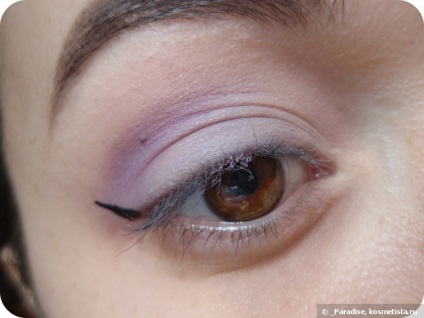 Cum să elaboreze săgeți frumoase cu eyeliner-markeri stelare de culori profunde culoare în umbră # 01