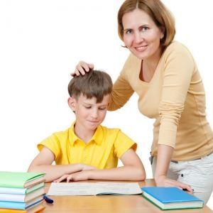Cum să încurajezi un copil pentru o bună educație și dacă să o faci