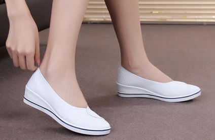 Cum să aveți grijă de pantofi din piele albă