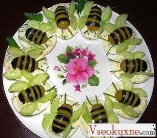 Cum să faci o gustare festivă albine uimitoare