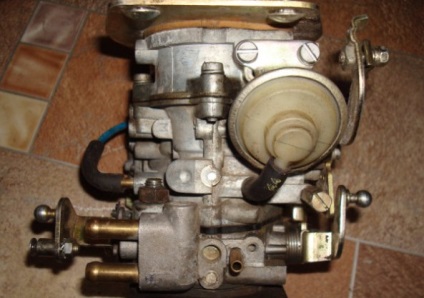 Carburatorul VAZ 2109 este foarte simplu si usor de reparat, totul despre masini