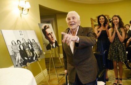 Kirk Douglas a sărbătorit a 100-a aniversare cu o petrecere somptuoasă