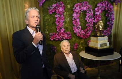 Kirk Douglas a sărbătorit a 100-a aniversare cu o petrecere somptuoasă