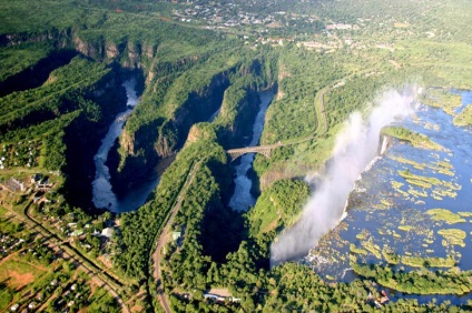 Gyönyörű stretch mennyezetek az egész világ leghíresebb folyóinak fotónyomtatásával, mos