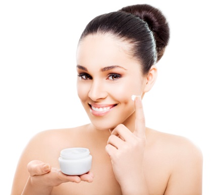 Crema cu retinol pentru față - o persoană (îngrijire, machiaj, recomandări) - pentru femei