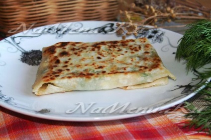 Pâine Pita cu ouă, brânză și spanac