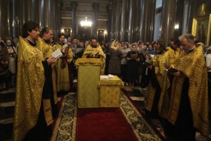 Moleben pe darul căsătoriei creștine a fost făcută în catedrala din Kazan