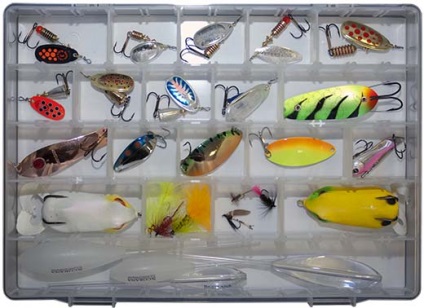 Un set de momeală de pescuit - un piept de pescar - de la un magazin online de pescar pescar