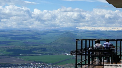 La vârful muntelui, Mashuk, drumurile păcii