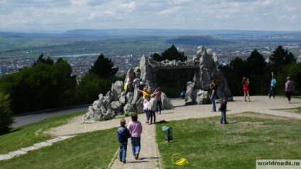 La vârful muntelui, Mashuk, drumurile păcii