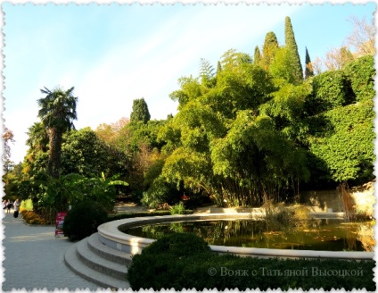 Grădina botanică Nikitsky în toamnă