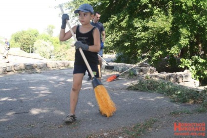 Lucrătorii sociali au pus în ordine locul de unde a început Nicolae