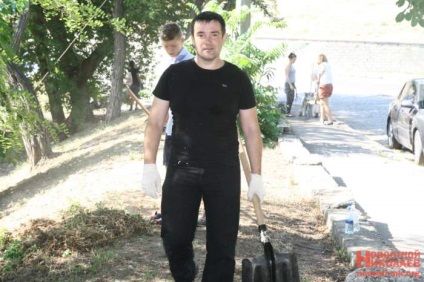 Lucrătorii sociali au pus în ordine locul de unde a început Nicolae