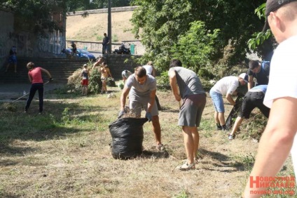 Lucrătorii sociali au pus în ordine locul de unde a început Nicolae