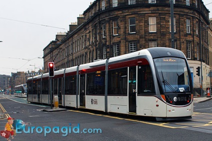A tömegközlekedés Edinburgh-ban, a jegyek ára, hol lehet megvásárolni, mely közlekedési mód kényelmesebb