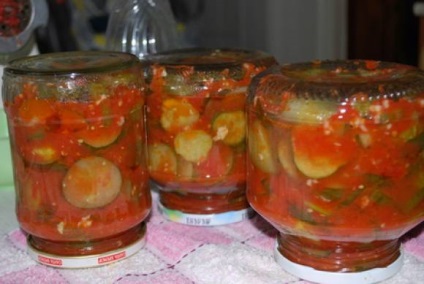 Castraveți într-o tomate adzhik - simple rețete