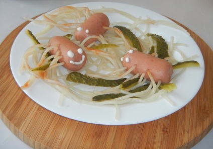 Carnati de caracatita si spaghete - cum sa preparati spaghete cu cârnați pentru copii, pas cu pas