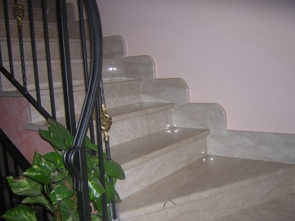 Характеристики монтаж на стълби, изработени от естествен камък