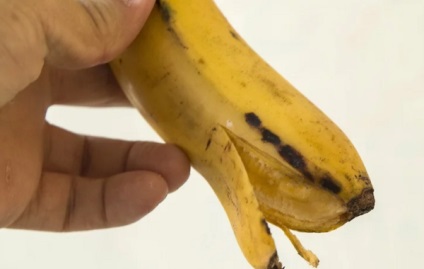 Albirea dintilor cu coaja de banana este corecta si frecvent utilizata