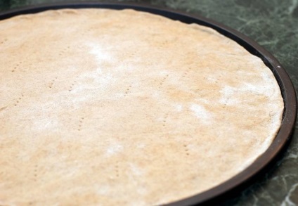Pizza a tengeri koktélból - lépésről-lépésre recept a fényképen